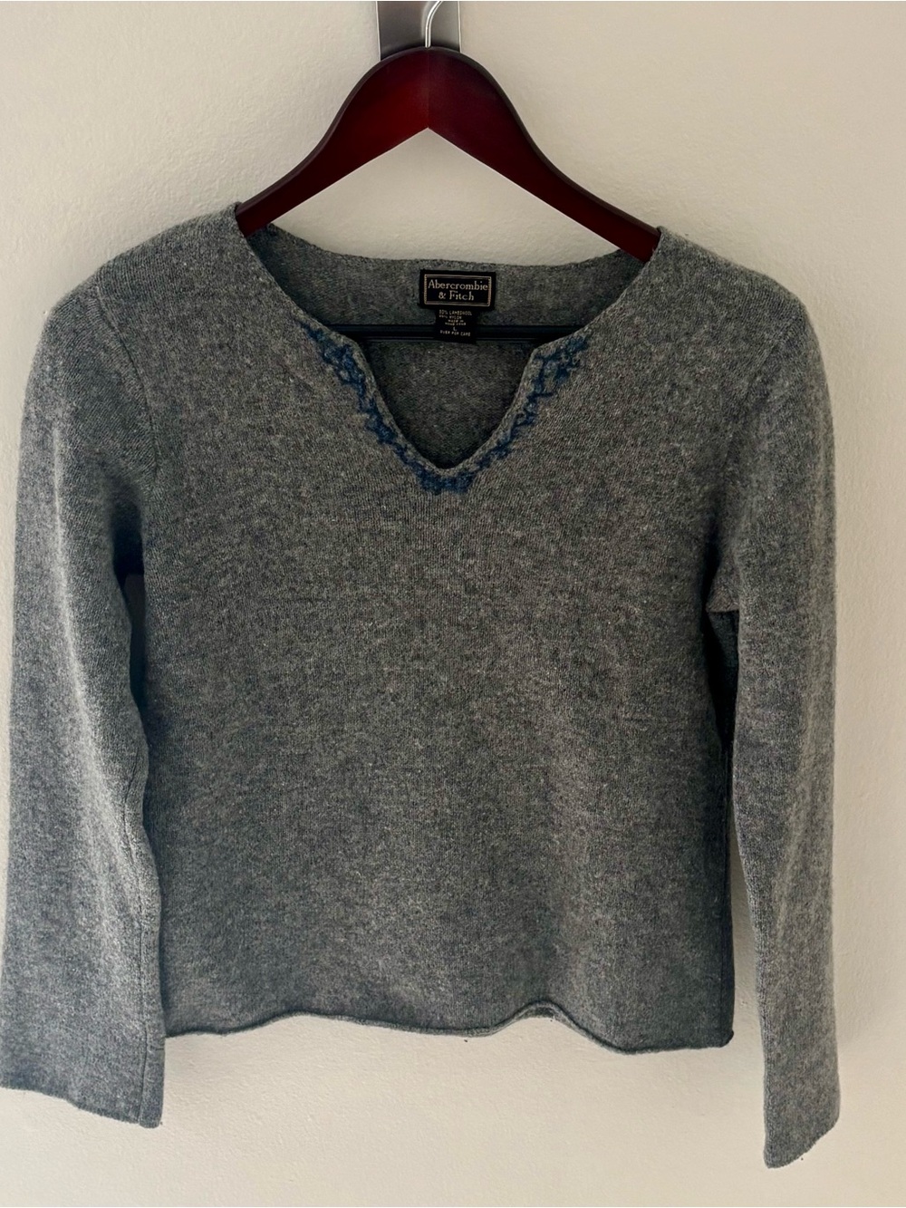 Vintage Y2K Abercrombie & Fitch Gray Split V Neck Sweater Blue Embroidery sz L - Picture 8 of 9